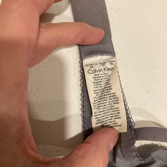 Sexy grey Calvin Klein bra - Picture 4 of 4